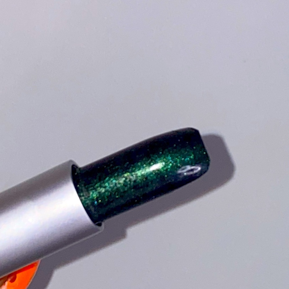 Customized lipstick